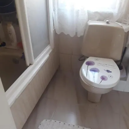 En Piso De Particular Homestay
